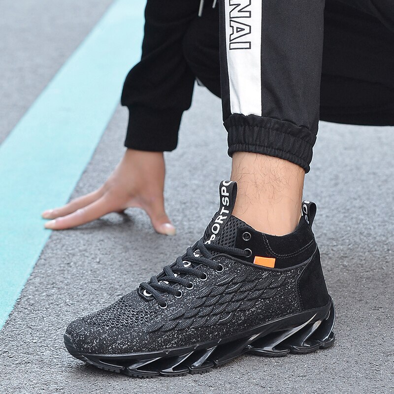 2020 New Winter Men's Warm Plush Sneakers Lightweight Breathable Running Shoes Fashion Casual Training Fitness Shoes Big Size