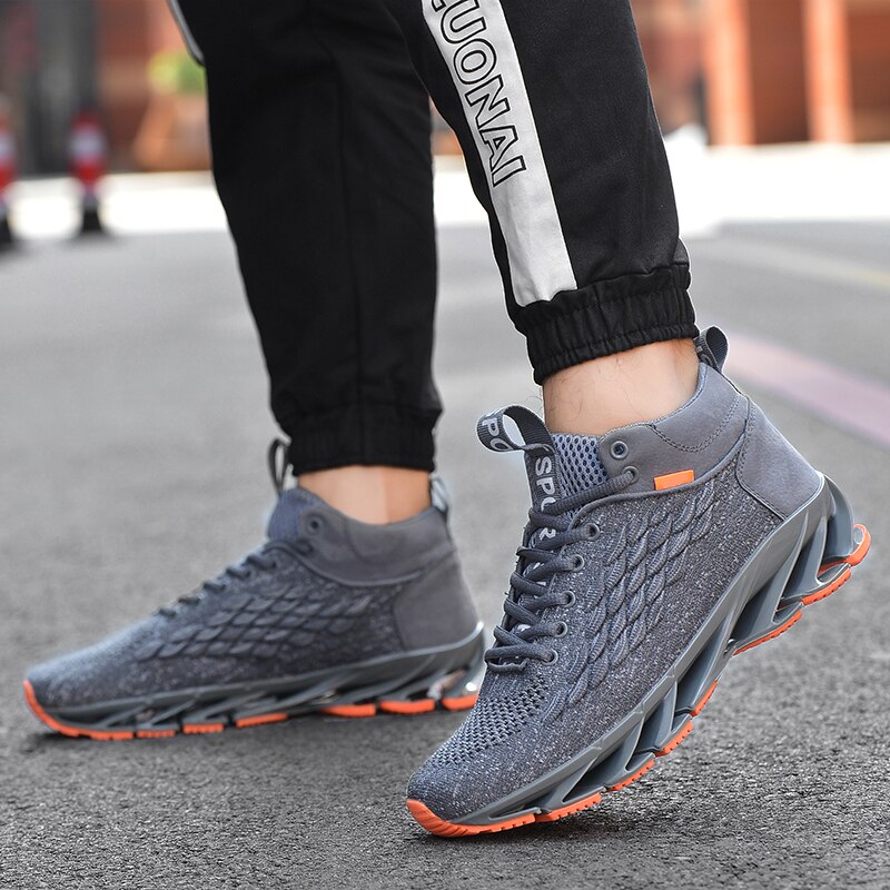 2020 New Winter Men's Warm Plush Sneakers Lightweight Breathable Running Shoes Fashion Casual Training Fitness Shoes Big Size