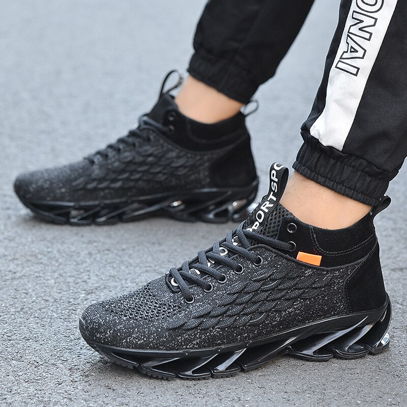 2020 New Winter Men's Warm Plush Sneakers Lightweight Breathable Running Shoes Fashion Casual Training Fitness Shoes Big Size