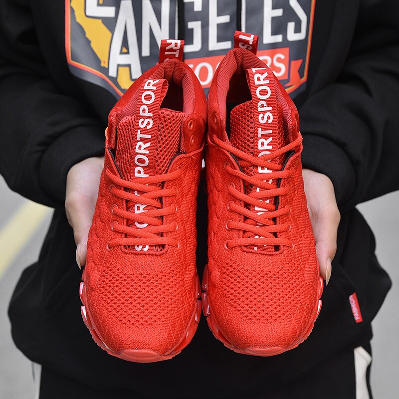 2020 New Winter Men's Warm Plush Sneakers Lightweight Breathable Running Shoes Fashion Casual Training Fitness Shoes Big Size