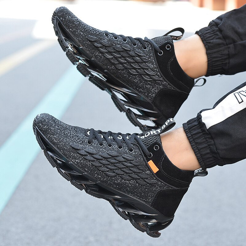 2020 New Winter Men's Warm Plush Sneakers Lightweight Breathable Running Shoes Fashion Casual Training Fitness Shoes Big Size